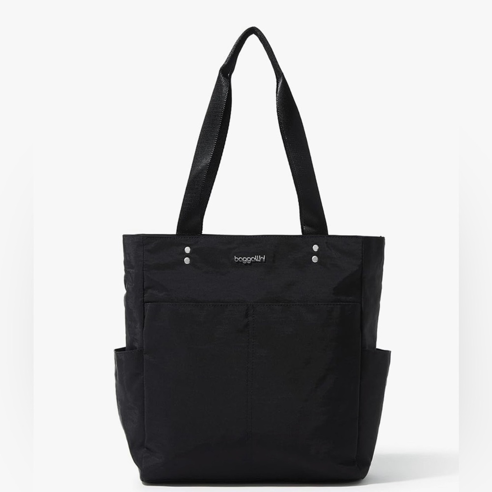 NWT Baggallini Carryall Daily Tote black. Classic multi function bag.